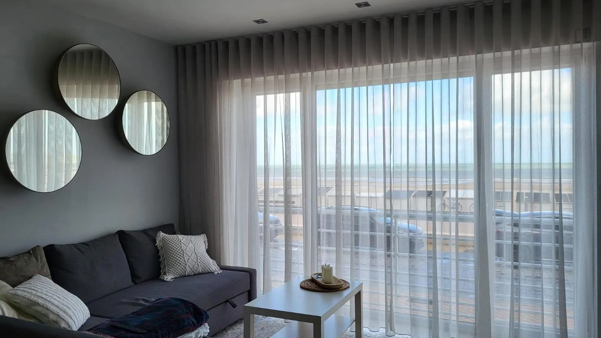 Appartement 'Aurore' - Romantic Studio With Seaview Oostende België